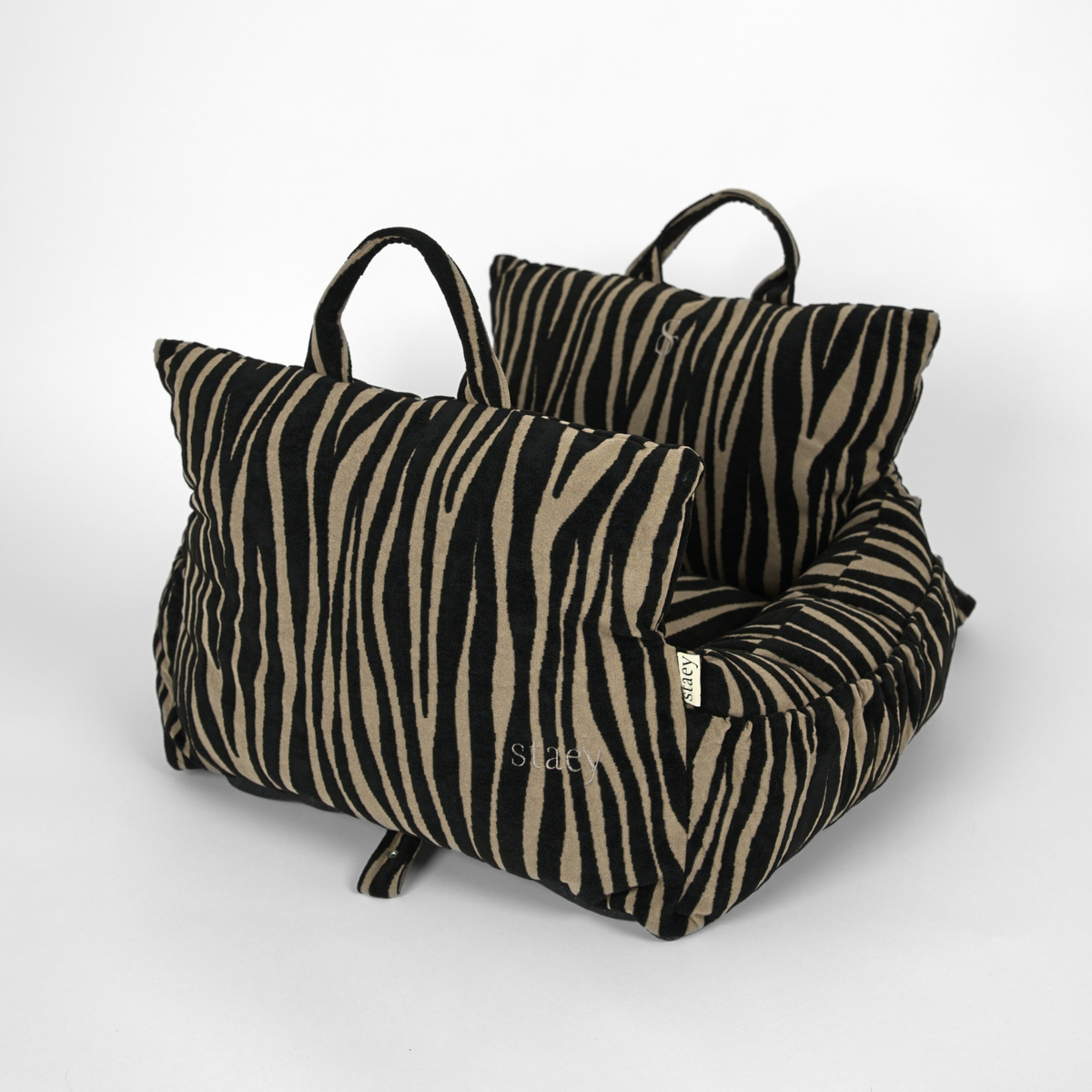 Lara Bilsæde | Zebra 2.0