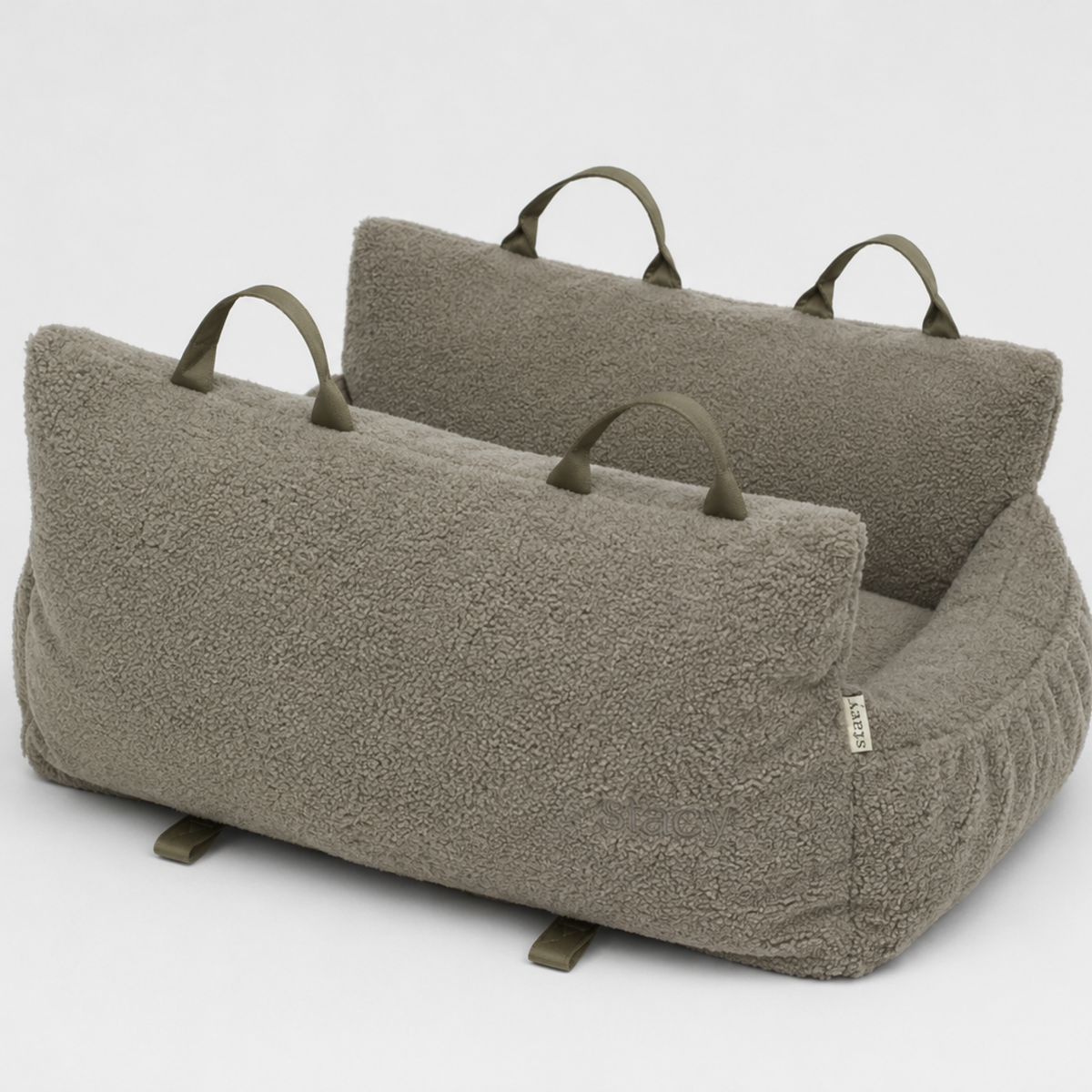 Lara XXL bilsæde til hunden i teddyfleece med polstrede sidestøtter og håndtag