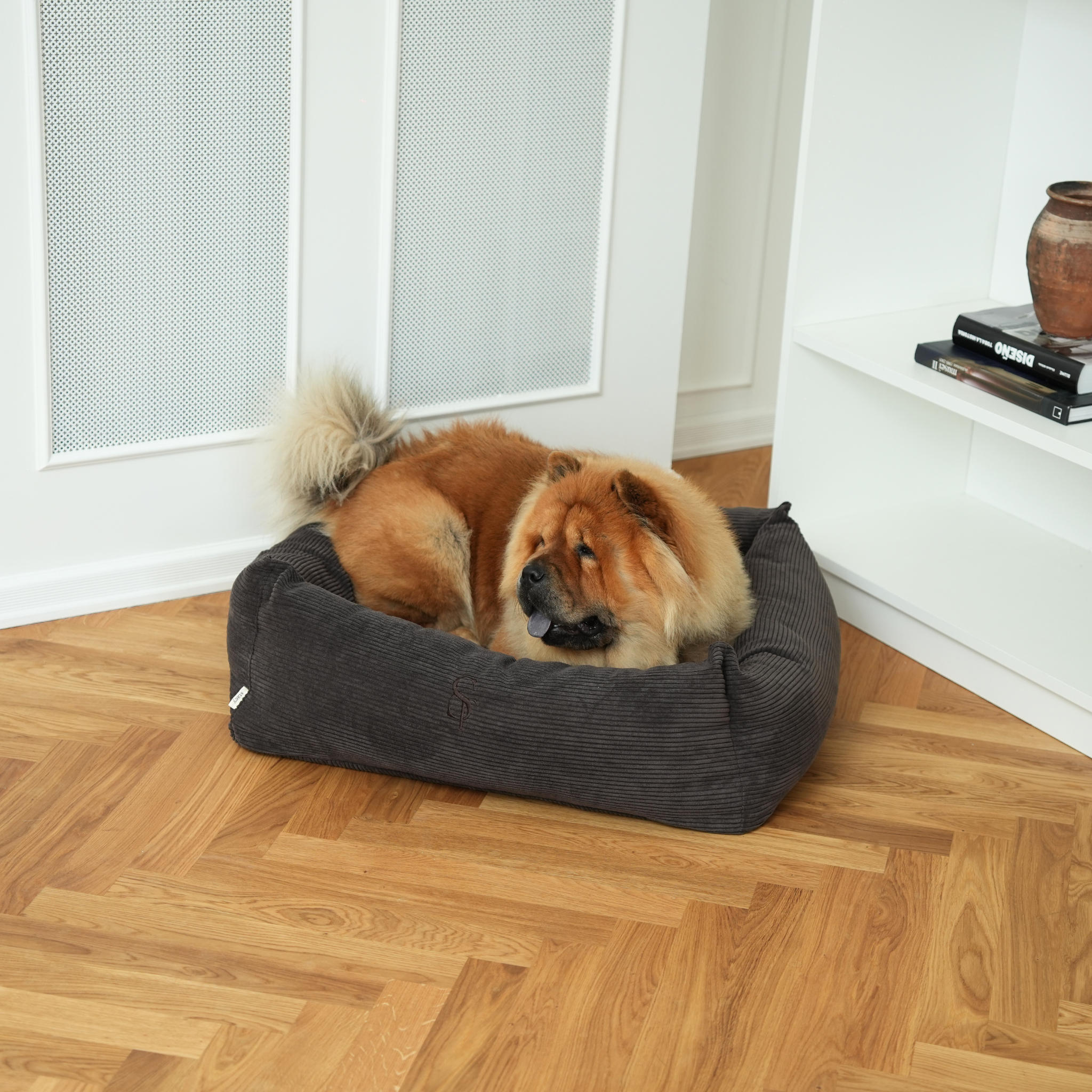 Vera Hundeseng | Dark Oak Fløjl 